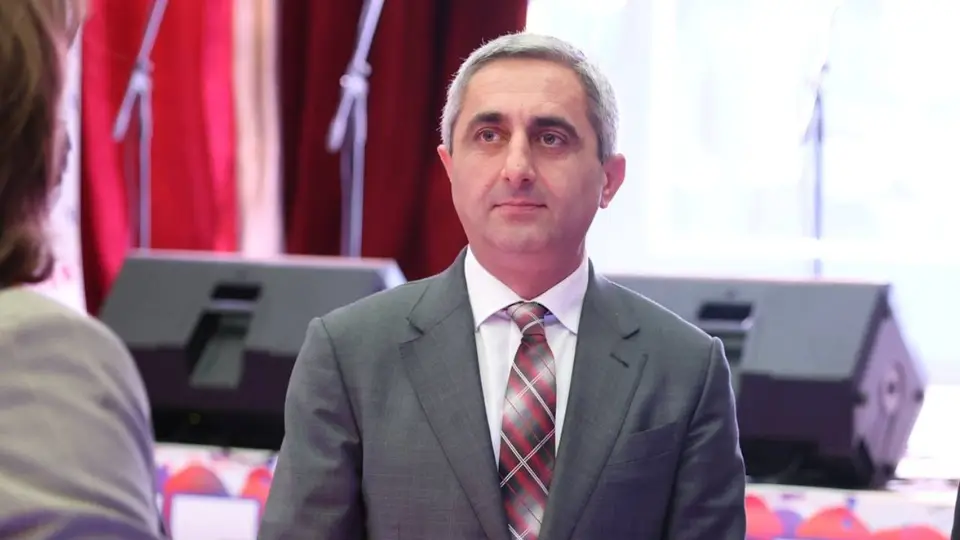 შემოსავლების სამსახურის უფროსის ყოფილ მოადგილეს 1.5 წლით პატიმრობა მიესაჯა