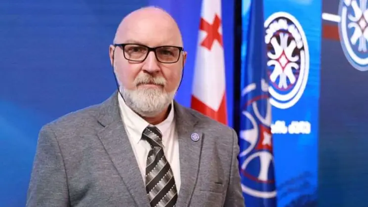 დავით ქართველიშვილი თეა ადეიშვილის და ლაშა ბაქრაძის რეპლიკაზე: როცა ერთი საბაბიც არ გაქვს, პრემიერზე რაიმე ცუდი თქვა და ინგლისურის აქცენტს უწუნებ... სექტაა, აბა რა არის ეს?!