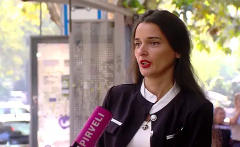 “მაშანტაჟებენ და დაჭერით მემუქრებიან” – ადვოკატი