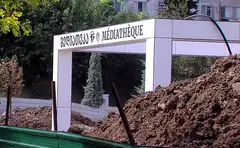 ზღვის უბნის ახლად გახსნილ პარკში სამუშაოები მიმდინარეობს – გადათხრილია მედიათეკის ტერიტორია