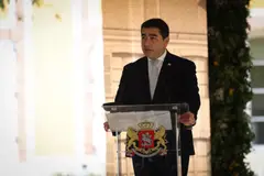 შალვა პაპუაშვილი - 70 წლის განმავლობაში ყოველი მომდევნო დღე უფრო და უფრო რთულად წარმოსადგენს ხდიდა ლევილში შენახული იმედის აღსრულებას, მაგრამ საბჭოთა წყობილების პირობებშიც კი საკუთარ მიწას, რწმენას და ენას მიჯაჭვულმა ქართველმა ერმა მოახერხა იდენტობის შენარჩუნება