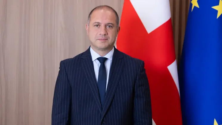 გივი მიქანაძე: მოსწავლეებს, მასწავლებლებს, მშობლებს, სკოლის დირექტორებს, სტუდენტებსა და სრულიად საზოგადოებას გულითადად გილოცავთ ახალი სასწავლო წლის დაწყებას