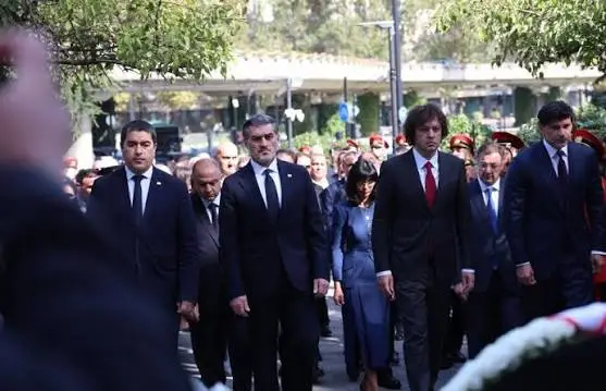 საქართველოს პრეზიდენტმა მიხეილ ყაველაშვილმა სოხუმის დაცემის დღეს საქართველოს ერთიანობისთვის დაღუპულ გმირთა