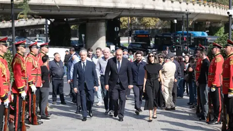 ზურაბ აბაშიძემ და საკრებულოს წევრებმა საქართველოს ერთიანობისთვის ბრძოლაში დაღუპული გმირების ხსოვნას პატივი მიაგეს