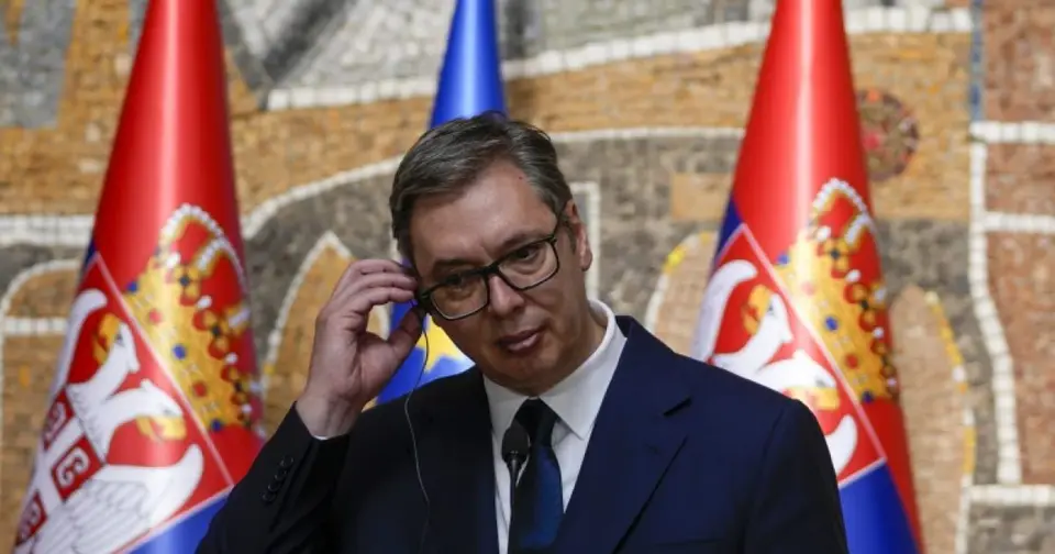 სერბეთის პრეზიდენტი, ალექსანდრ ვუჩიჩი ვადამდელ არჩევნებამდე გადადგა
