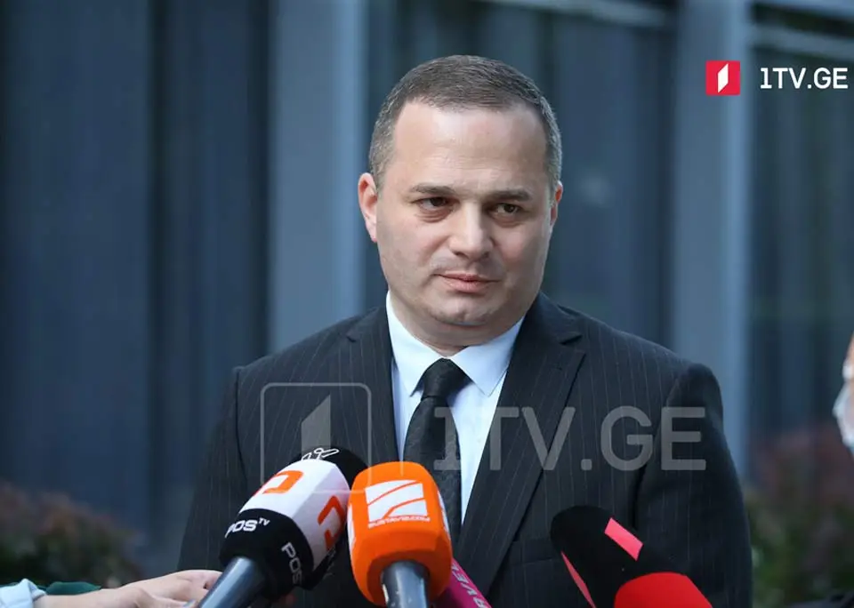 შალვა კერესელიძე – სამინისტროები ჯერ გაყვეს, ახლა აერთიანებენ, ცალსახად გამოჩნდა, რომ სახელმწიფო ინსტიტუციებს თანამდებობის პირებს არგებენ