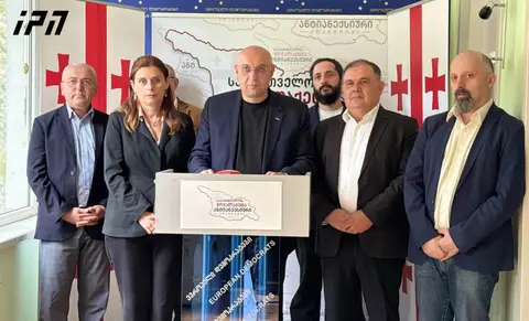 „ანტიანექსიურ პლატფორმას“ თეონა აქუბარდია, გიორგი რუხაძე და მამუკა სამხარაძე შეუერთდნენ