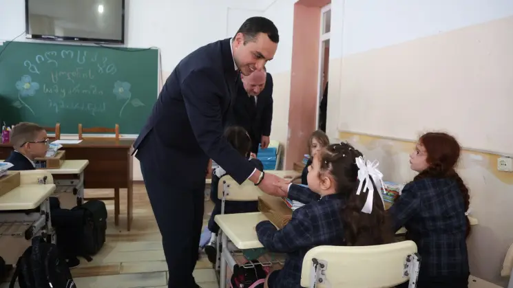 გიორგი ჯინჭარაძემ აფხაზეთის №11 საჯარო სკოლის მოსწავლეებს სწავლის დაწყება მიულოცა