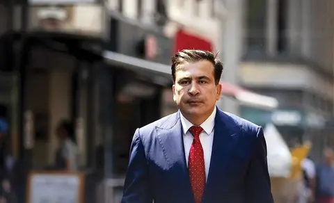 ,, ჯერ ივანიშვილზე ბოლომდე გადამტერებულ პატარკაციშვილს და შემდეგ პატარკაციშვილზე გადამტერებულ ივანიშვილს ემსახურებოდა” – სააკაშვილი