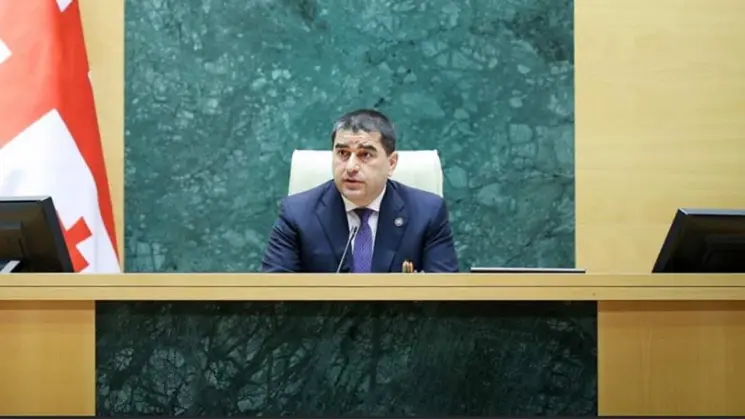 "ჩვენ არ ვითხოვთ მანდატების შეწყვეტას, ასე რომ, კვლავ კოლეგებად დავრჩებით" - შალვა პაპუაშვილი პარტია "საქართველოსთვის" წევრებს