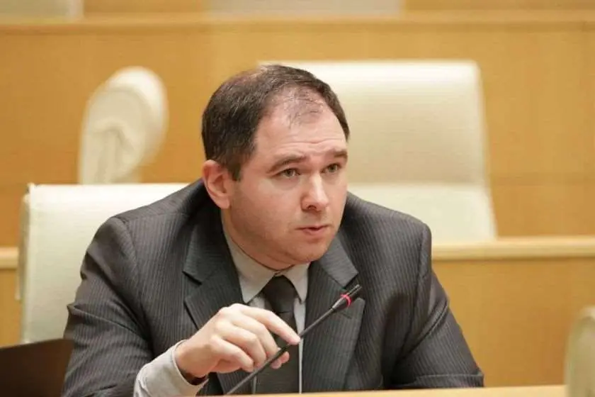 ნიკოლოზ სამხარაძე: "ირანის ელჩს ვურჩევ, დიპლომატის პროტოკოლის ჩარჩოებში დარჩეს და ისტორიულ წიაღსვლებს