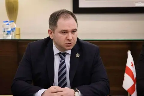 ნიკოლოზ სამხარაძე: ირანის ელჩს ვურჩევ, დიპლომატიის პროტოკოლის ჩარჩოებში დარჩეს და ისტორიულ წიაღსვლებს თავი დაანებოს, ეს მისი საქმე არ არის