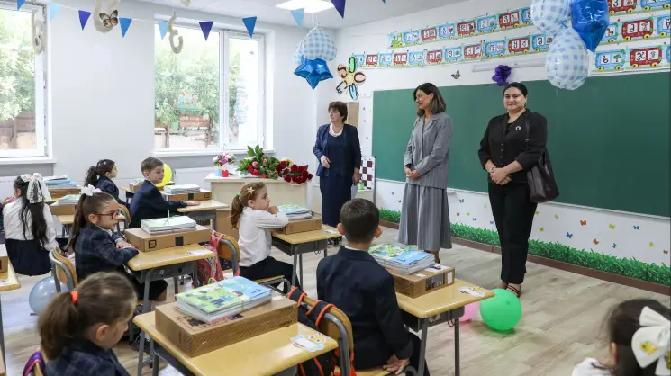 თინათინ ნიბლოშვილმა მოსწავლეებსა და პედაგოგებს ახალი სასწავლო წლის დაწყება მიულოცა