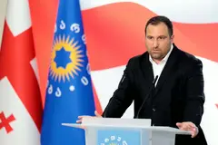 ირაკლი კირცხალია: ღარიბაშვილთან ერთადერთი შეკითხვა გვაქვს, რომელსაც უკვე დიდი ხანია გაურბის. უშინაარსო წერილებისგან განსხვავებით, აღნიშნულ შეკითხვაზე ამომწურავი პასუხი ნათელს მოჰფენდა, თუ საიდან დააგროვა მილიონობით ლარის ღირებულების პირადი ქონება, რომლის არაკანონიერი გზით დაგროვების შესახებაც, თავადვე აღიარა და პატიმრობაშიც წავიდა