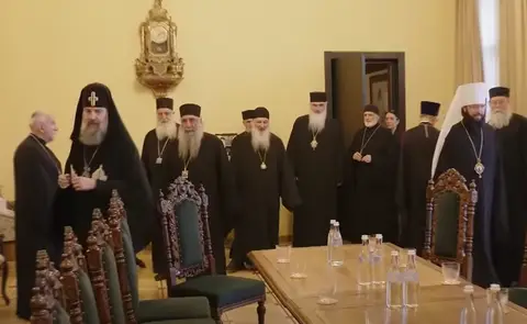 დეკანოზი ანდრია ჯაღმაიძე განმარტავს, რა საკითხებზე ისაუბრეს მოსკოვის საპატრიარქოს დელეგაციასთან