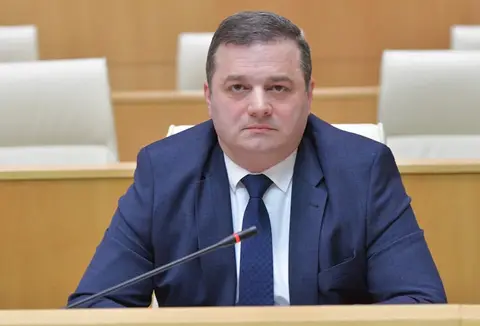 შალვა კერესელიძე – სააკაშვილის ჩამოყვანით „ოცნებამ“ 2021 წელს საკმაოდ მაღალი პროცენტის მიღება შეძლო, „ოცნების“ ადგილზე, ამ პატივისცემას დავუფასებდი, უფლებას დავრთავდი, აქცია რიყის პარკში ჩაეტარებინათ