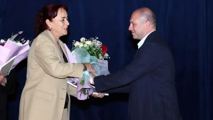 გივი მიქანაძემ ჩხოროწყუსა და წალენჯიხის მუნიციპალიტეტების ღვაწლმოსილი პედაგოგები დააჯილდოვა