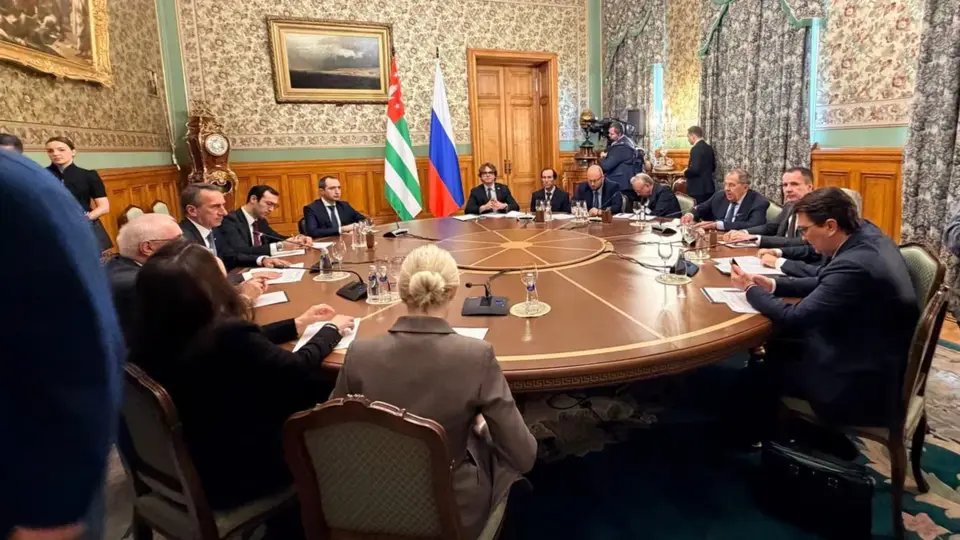 ლავროვი მოსკოვში ბარციცსა და ჯიოევს შეხვდა