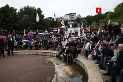 „ნაციონალური მოძრაობა“ მიხეილ სააკაშვილის გათავისუფლების მოთხოვნით რიყის პარკში აქციას მართავს [ფოტო]