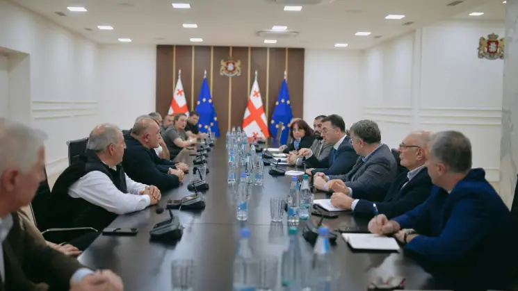 დავით სონღულაშვილი ხილის ექსპორტიორებს შეხვდა