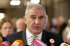 მიხეილ სარჯველაძე: ექიმმა 85 წლის პაციენტი არ მიიღო, მიზეზი, თითქოს ადგილები არ იყო, არის აბსოლუტური ტყუილი. იმ წუთას ბათუმის საავადმყოფოში ადგილები იყო საკმარისი, როგორც „ემერჯენსის“ განყოფილებაში, ისე რეანიმაციულ განყოფილებაში