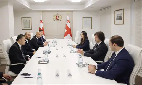 პრემიერ-მინისტრი Charoen Pokphand Group-ის თავმჯდომარეს შეხვდა