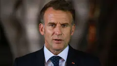 "არც ერთი საკითხი და შეშფოთება არ ამართლებს ძალადობას. პოლიტიკურ ლიდერებს არავითარ შემთხვევაში არ აქვთ ძალადობის გამართლების უფლება" - ემანუელ მაკრონი საფრანგეთში მასობრივ პროტესტზე