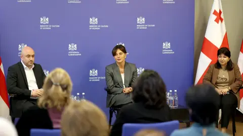 კულტურის მინისტრი მაია ბითაძე სახელოვნებო სასწავლებლების ხელმძღვანელებს შეხვდა