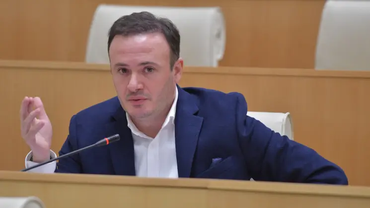 ირაკლი ზარქუა: ევროკავშირის ლიდერები ხელოვნურად ყოფენ ქართველ ხალხს და მთავრობას, მეორე მხრივ ევროკომისიის კვლევა ამბობს, რომ საქართველო მთავრობის ნდობის რეიტინგში ევროკავშირის მასშტაბით მეხუთე პოზიციაზეა - ეს ადასტურებს ბიუროკრატიის მტრულ განწყობებს