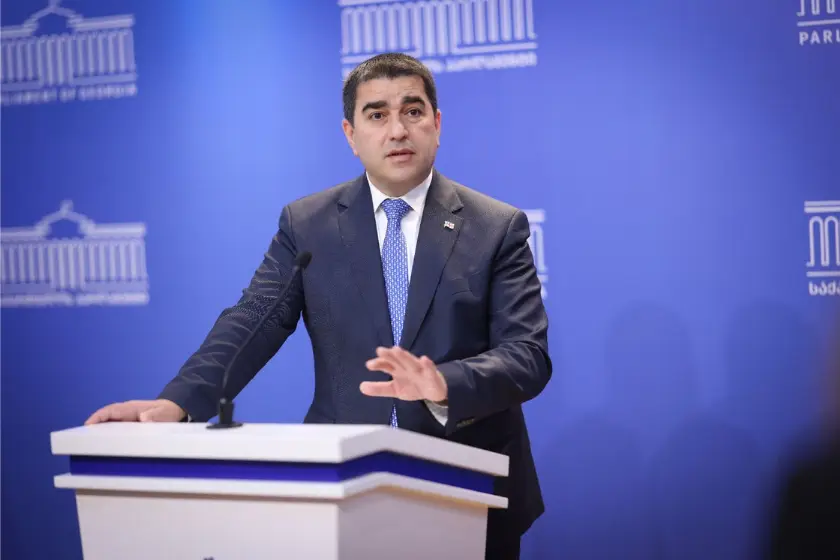 შალვა პაპუაშვილი: ნუ ჰგონია უცხოეთის რომელიმე წარმომადგენელს, ან აქ, ან გარეთ, რომ საქართველოს ხელისუფლება დაუვიწყებს, რომ არავის დაუგმია 4 ოქტომბერს ხელისუფლების ძალადობრივად ხელში ჩაგდების მცდელობა