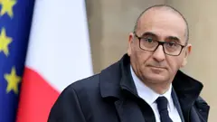 საფრანგეთის შს მინისტრის განცხადებით, პოლიციას არ ავალებს, თავი შეიკავოს და არც ხელთ არსებული სპეციალური საშუალებების გამოყენებას უკრძალავს - მედია