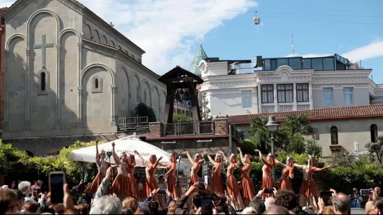 ზურაბ აბაშიძე, საკრებულოს წევრებთან ერთად, "თბილისობა 2026"-ისადმი მიძღვნილ ღონისძიებებს დაესწრო