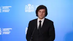 პრემიერი: გაკადნიერდნენ და პიჯაკების საქმე უწოდეს სააკაშვილის კორუფციულ საქმეს, საუბარია უმძიმეს კორუფციულ ფაქტებზე, ბიუჯეტიდან საკუთარი შვილის სწავლას აფინანსებდა ქვეყნის მაშინდელი რეჟიმის ლიდერი
