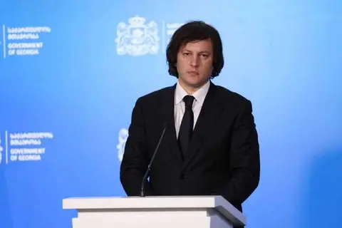 პრემიერი: გაკადნიერდნენ და პიჯაკების საქმე უწოდეს სააკაშვილის კორუფციულ საქმეს, საუბარია უმძიმეს კორუფციულ ფაქტებზე, ბიუჯეტიდან საკუთარი შვილის სწავლას აფინანსებდა ქვეყნის მაშინდელი რეჟიმის ლიდერი, მაშინდელი დაახლოებით 8-მილიარდიანი ბიუჯეტიც კი არ იხარჯებოდა სოციალური პასუხისმგებლობით