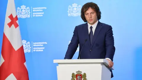 ირაკლი კობახიძე: 21.3% იყო ჯერ კიდევ 2020 წელს სიღარიბე და სწრაფმა ეკონომიკურმა ზრდამ გამოიწვია, რომ დღეს სიღარიბის მაჩვენებელი 2020 წელთან შედარებითაც კი 3-ჯერ ნაკლები - 7.1%-ია, ესეც ერთ-ერთი შედეგია, რაც მოიტანა ბიძინა ივანიშვილის პოლიტიკაში შემოსვლამ