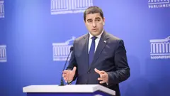 შალვა პაპუაშვილი: 4 ოქტომბერი ერთ დღეში არ დაწყებულა. მას წინ უძღოდა კვირების განმავლობაში ხელისუფლების დამხობის დაანონსება, ძალადობრივი სცენარების რომანტიზება და რადიკალური ჯგუფების პოლიტიკური შეგულიანება