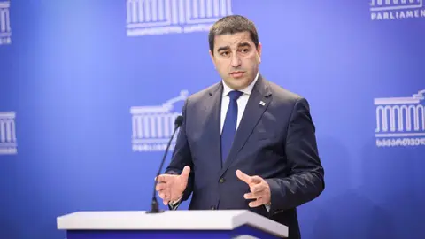 შალვა პაპუაშვილი: 4 ოქტომბერი ერთ დღეში არ დაწყებულა. მას წინ უძღოდა კვირების განმავლობაში ხელისუფლების დამხობის დაანონსება, ძალადობრივი სცენარების რომანტიზება და რადიკალური ჯგუფების პოლიტიკური შეგულიანება