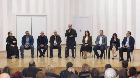 გივი მიქანაძე ხაშურის მუნიციპალიტეტის სასკოლო საზოგადოების წარმომადგენლებს შეხვდა