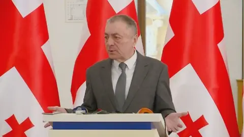 ესენი არიან ანგაჟირებული, არაპროფესიონალი ადამიანები, რომლებიც პირად ვნებებზე აგებენ ყველაფერს - თენგიზ შარმანაშვილი "ნაციონალურ მოძრაობაზე"