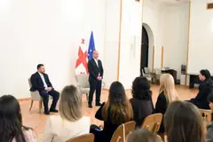 გივი მიქანაძემ შეხვედრა გამართა ახალგაზრდებთან, რომლებიც სამინისტროს სისტემაში ანაზღაურებად სტაჟირებას გაივლიან