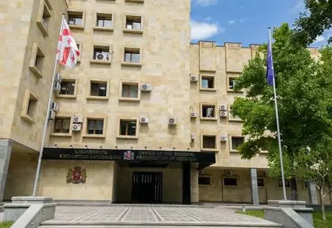 პროკურატურამ განსაკუთრებით დიდი ოდენობით ნარკოტიკული საშუალების უკანონო შეძენა, შენახვის და რეალიზაციის ხელშეწყობის ფაქტებზე უცხო ქვეყნის ორ მოქალაქეს ბრალდება წარუდგინა