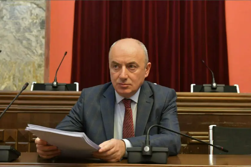 გურამ მაჭარაშვილი: როგორ შეიძლება, მოლდოვა უსწრებდეს საქართველოს, რომელიც გამჭვირვალობის კუთხით პირველ ადგილზეა. თუ სხვა სახელმწიფოსთან შეერთების ხარჯზე გვაჯობებს, ამის ნამდვილად არ შეგვშურდება