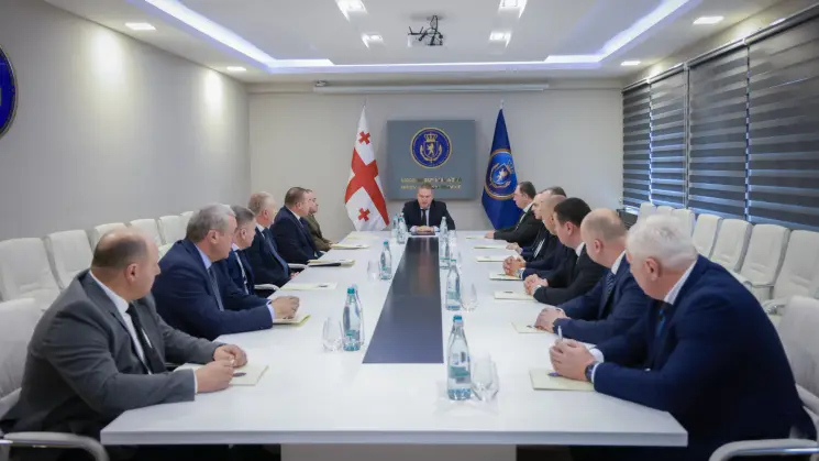 მერაბ გამყრელიძე რეგიონული სამმართველოების ხელმძღვანელებს შეხვდა
