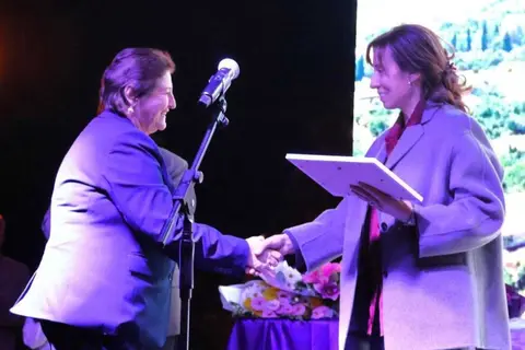 ბოლნისში ღვაწლმოსილი მასწავლებლები დაჯილდოვდნენ