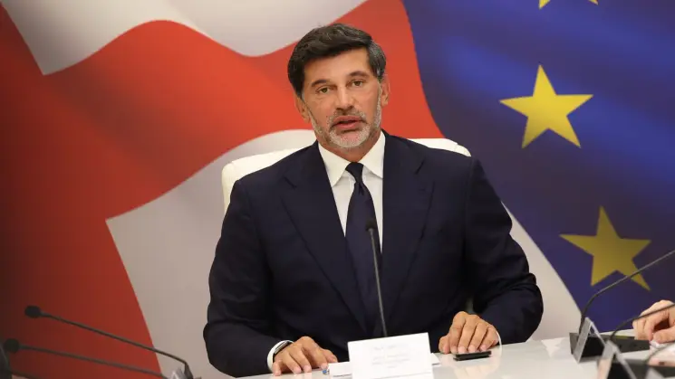 დედაქალაქის მერმა რუსთაველის გამზირის რეაბილიტაციაში ჩართულ უწყების თანამშრომლებსა და კომპანიებს მადლობა გადაუხადა
