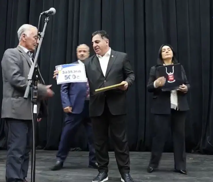 დმანისში ღვაწლმოსილი პედაგოგებისადმი მიძღვნილი საზეიმო ღონისძიება გაიმართა