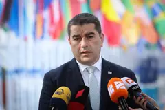შალვა პაპუაშვილი დონალდ ტრამპის გადაწყვეტილებაზე ეუთოს არ მიწვევასთან დაკავშირებით: ეს აჩვენებს კიდევ ერთხელ, რომ არის ნდობის კრიზისი საერთაშორისო ინსტიტუტების მიმართ. ვხედავთ, რომ სულ უფრო მეტად ხდება სადამკვირვებლო მისიების გამოყენება იმისთვის, რომ დესტაბილიზაცია მოახდინონ ქვეყნებში არჩევნების შემდეგ. საქართველოს ამის კარგი მაგალითია