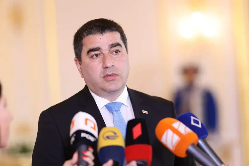 შალვა პაპუაშვილი: დღეს შესაძლებლობა მექნება ნაურუს პარლამენტის თავმჯდომარეს შევხვდე და მადლობა გადავუხადო იმ გადაწყვეტილებისთვის, რითაც უკან წაიღეს ოკუპირებული ტერიტორიების ე.წ. დამოუკიდებლობის აღიარების გადაწყვეტილება