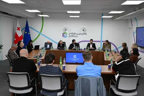 ComCom-მა მაუწყებლებთან შინაარსობრივი რეგულირებისა და პროდუქტის განთავსების საკითხებზე მორიგი შეხვედრა გამართა