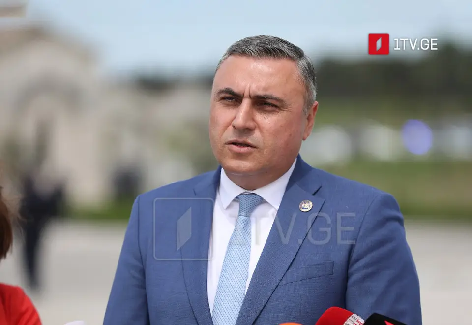 დავით მათიკაშვილი – როდესაც გახარიას პოლიტიკური ჯგუფი პოლიტიკური შატალოდან დაბრუნდა, კოლექტიური „ნაცმოძრაობის“ გზა ცალსახად აისახა „ნაცმოძრაობასთან“ მათ კოლაბორაციონისტულ პოლიტიკასა და პროცესებში